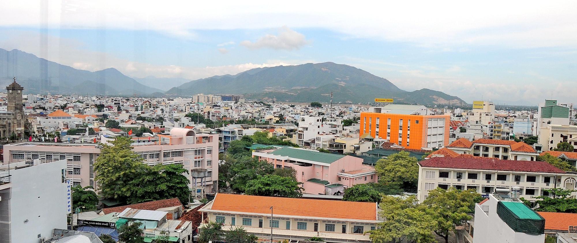 Full House Hotel Nha Trang Zewnętrze zdjęcie